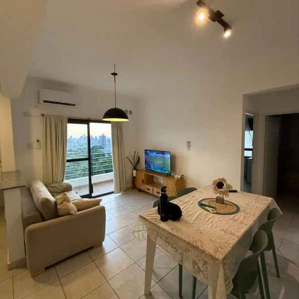 Edificio Aura con cochera, A mts del shopping, casino y el puerto!!, khách sạn ở Santa Fe