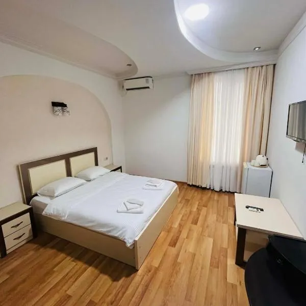 Lux Palace Hotel, hotelli kohteessa Kutaisi
