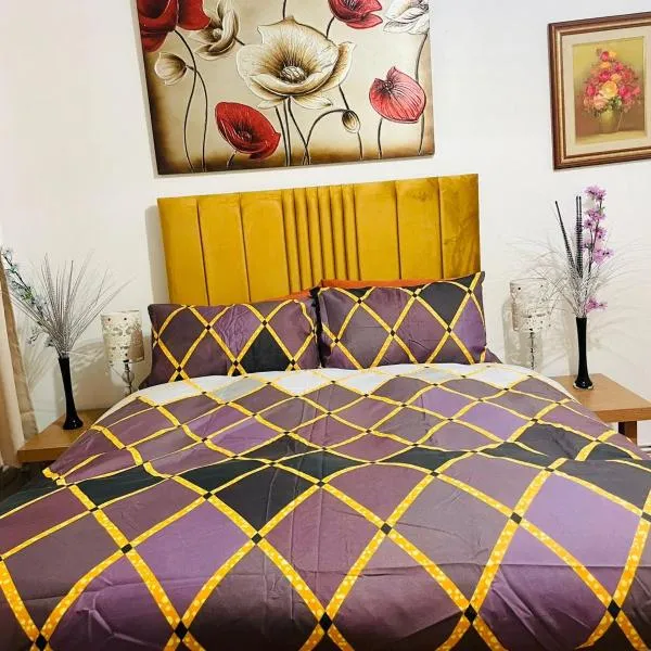 Mitcham Double Room For Day or For Weeks, hotel em Wallington