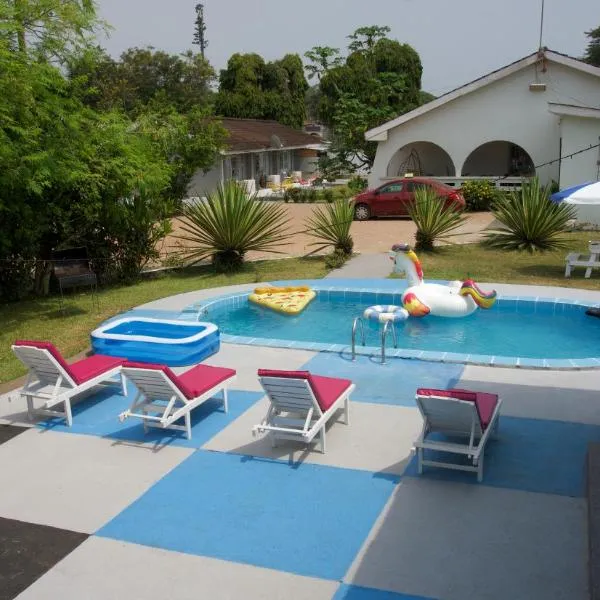 The Cool Villa Guest House, hotel v mestu Takoradi