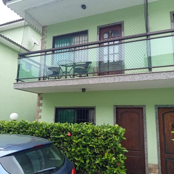 Duplex familiar próxima ao shopping