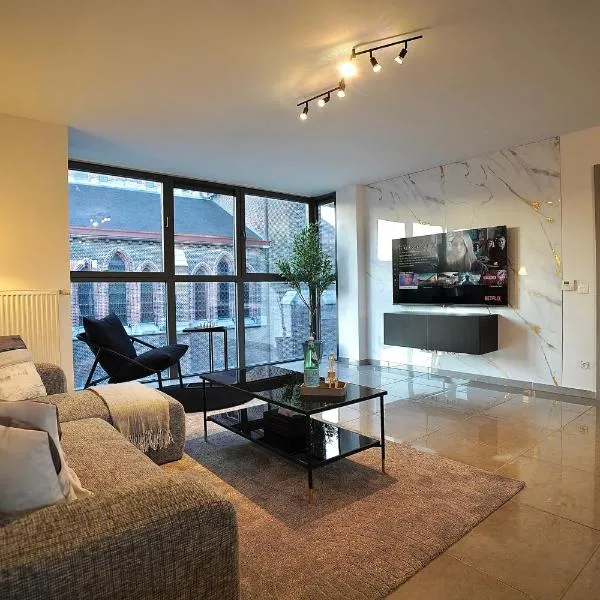 Chic Loft Facing Neo-Gothic Church, hotel in Ghent