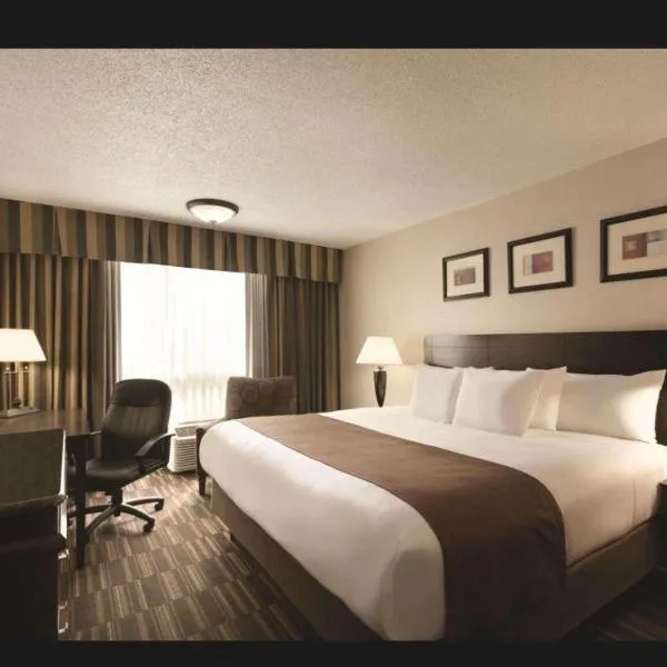 Derby Hotel & Suites, hotel in Clarksville