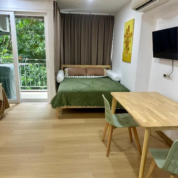Phuket Kata Studio Apartment، فندق في شاطئ كاتا