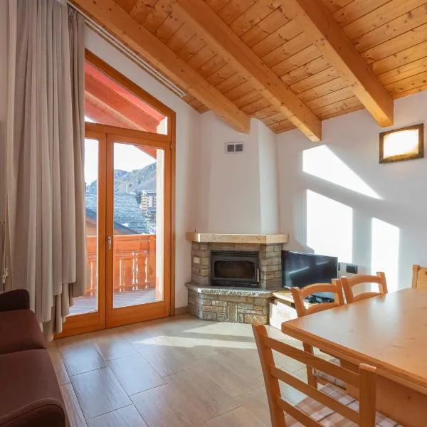 Cadore Accogliente Mansarda a 20m dalle Piste Aprica, Hotel in Aprica