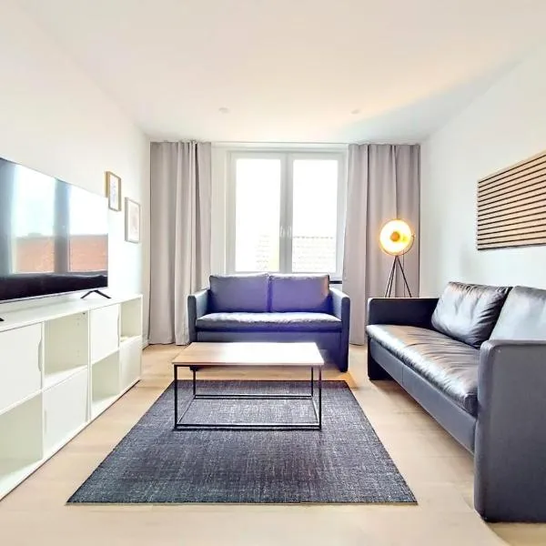 Große 65 qm Familien- Geschäfts- Monteurwohnung, 24 Std Check-In, Parkplatz, 6 Personen, 4 Schlafzimmer, WLAN、ヘルフォルトのホテル