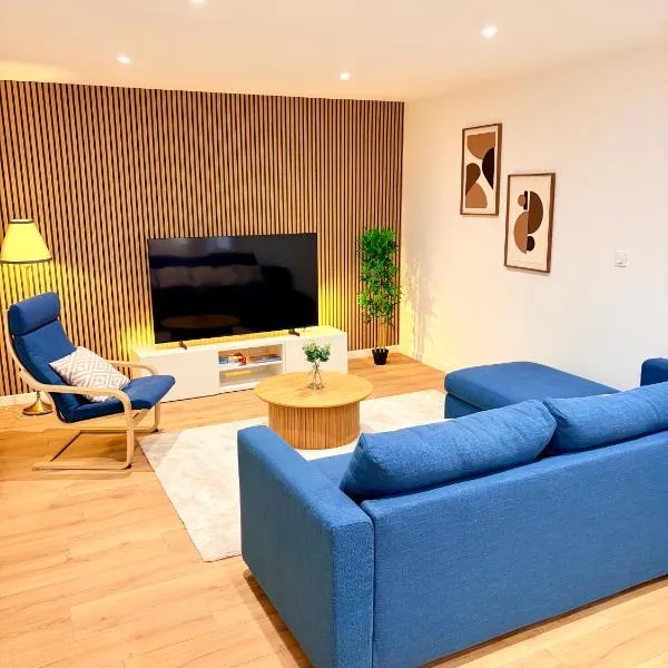 Le Salon des Voyageurs - Dole Historique - Parking Gratuit à proximité, hotell i Dole