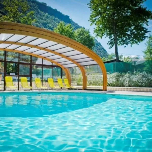 ZEcamping 4 étoiles avec restaurant et animations Alpe dHuez, hotel in Le Bourg-dʼOisans