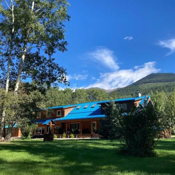 Cougar Mountain Lodge and Resort Cabin Rentals, hotel en Valemount