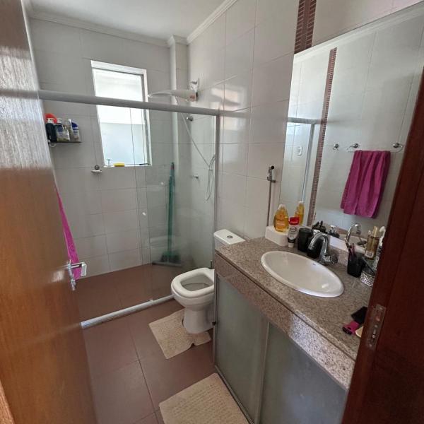 Quarto confortável em apartamento familiar