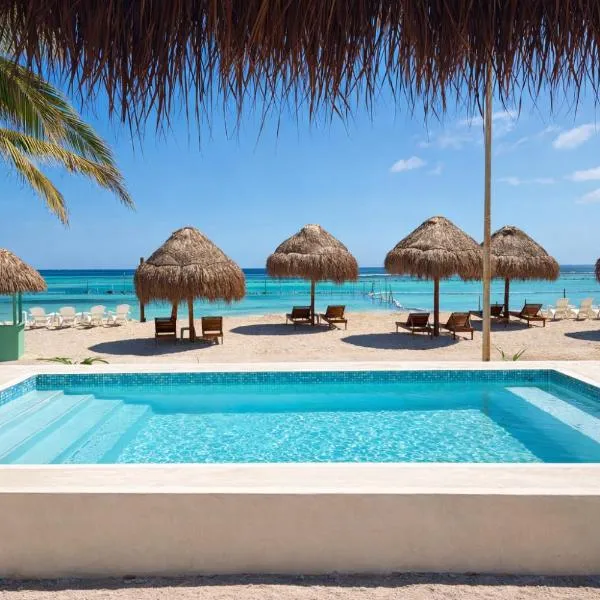 Oneiro Suites with Sea View, hotel in Mahahual