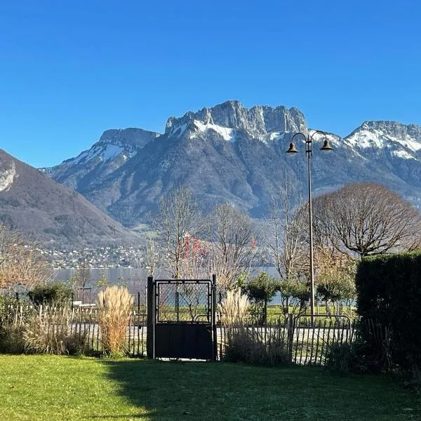 Le Chalet de la Plage – hotel w mieście Sévrier