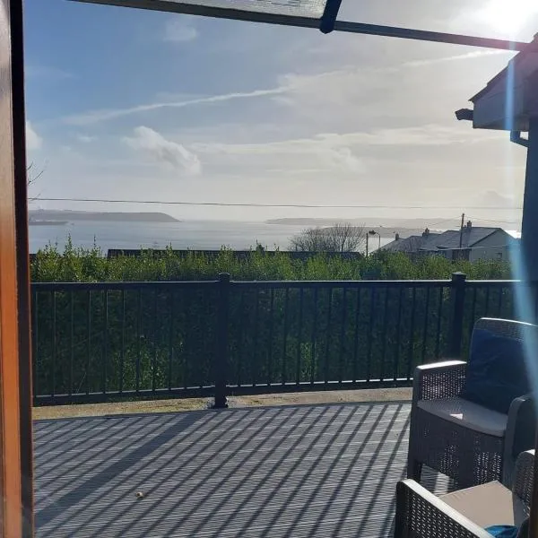 Sea View Apartment, hotel v mestu Cobh