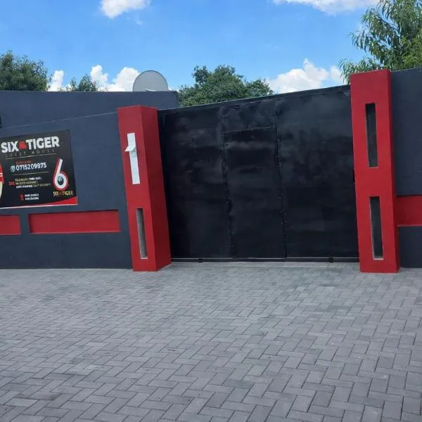 6 Tiger guest house, hotel i Katlehong