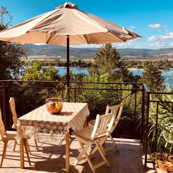 Repülőhal Apartmanház, hotel u gradu Zebegény