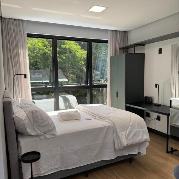 Studio com hidromassagem | 200m da Vila Germânica