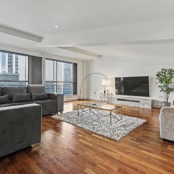 Canary Wharf Riverside Duplex, hotel i London