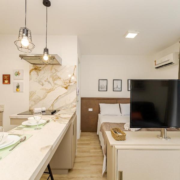 Studio Completo e Moderno com SmartTv, sofa cama, Ac e Wi Fi - Foto 3