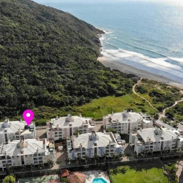 Condomínio Villa Giardino em frente ao mar, rodeado pela natureza