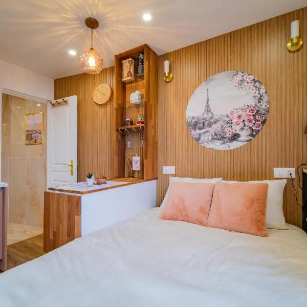 Paris Homestay en Rose, hotel in Le Kremlin-Bicêtre