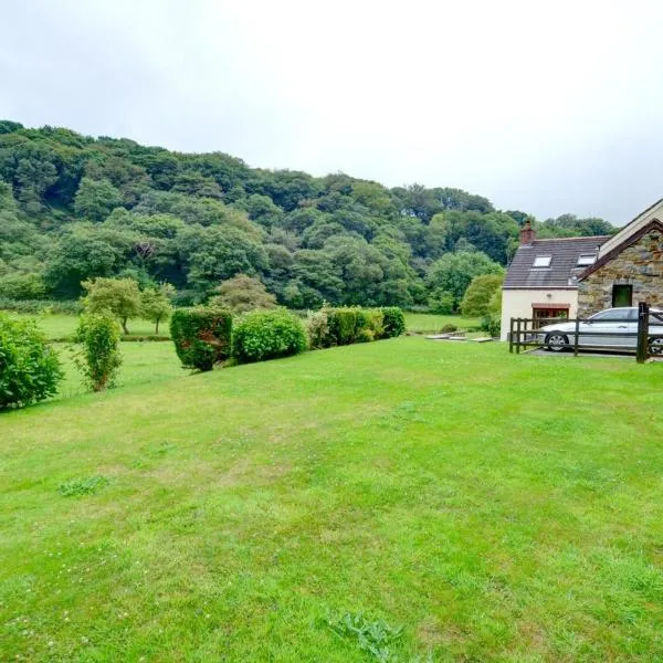 3 Bed in Fishguard oc-wav276: Pontfaen şehrinde bir otel