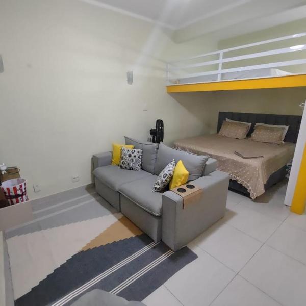 Studio Completo na Lapa com Varanda, Cama King, Wi-Fi, Ar, Cozinha Equipada e Localização Imbatível no Centro do Rio