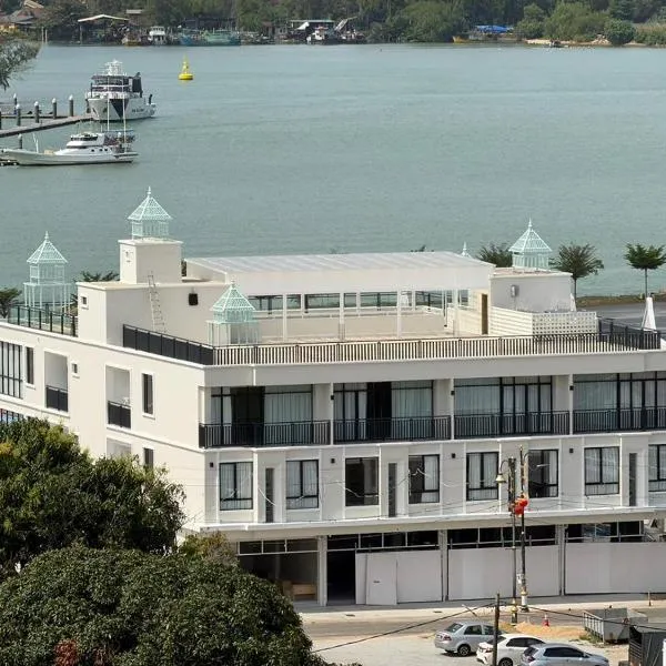 ALVILLA Kampung Cina, hotel v destinaci Kuala Terengganu