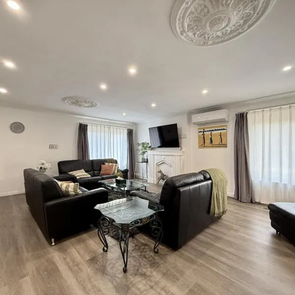 Penlink Lodge - Base To Explore Mornington Peninsula – hotel w mieście Langwarrin