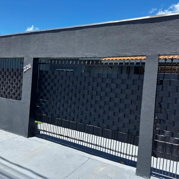 House for 4 People Wi-Fi Pet Friendly Garage