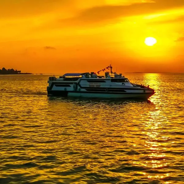 GiliTicket fast ferries, hotel di Padangbai
