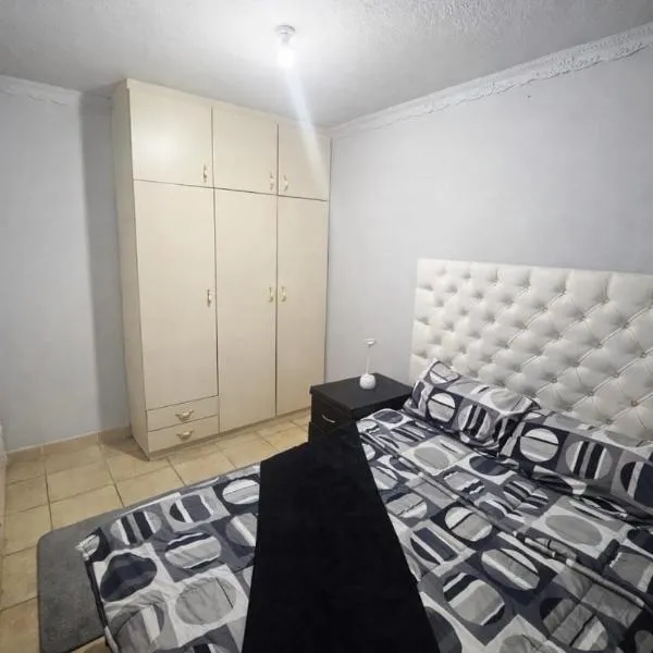 PrimeStay One 2 Bedroom Apartment, hotel u gradu Johanesburg
