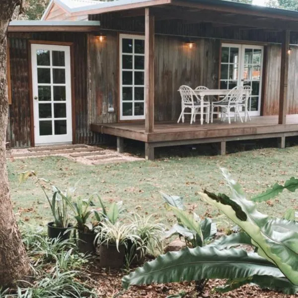 Luxe Country Cabin - The Ateliers Cottage, hotel 