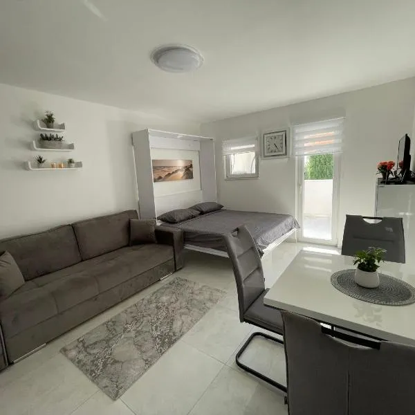Studio apartman Sunset cove, hotel a Stinica
