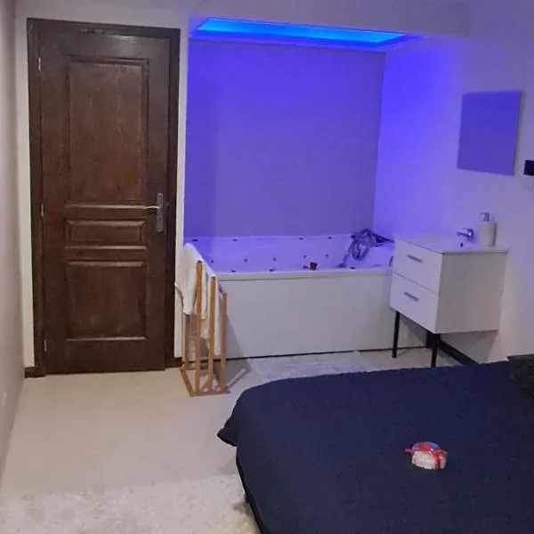 Chambre bain balneo indépendante, hotel en Valréas