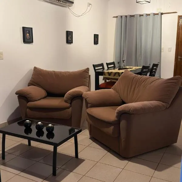 Yvyrá Duplex, hotel u gradu Eldorado