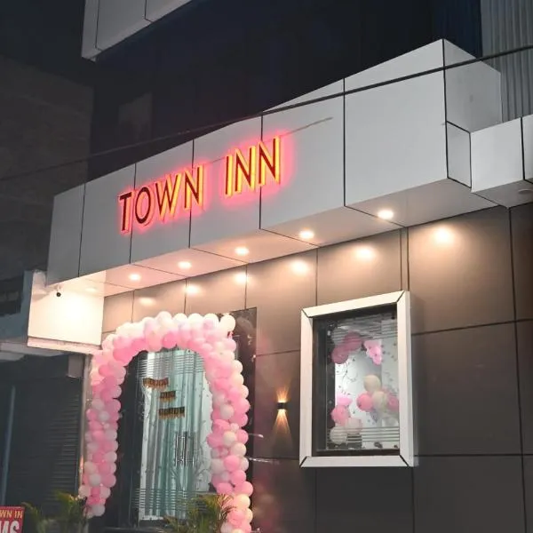Hotel Town Inn Near Railway Station Mathura, hotel u gradu 'Mathura'