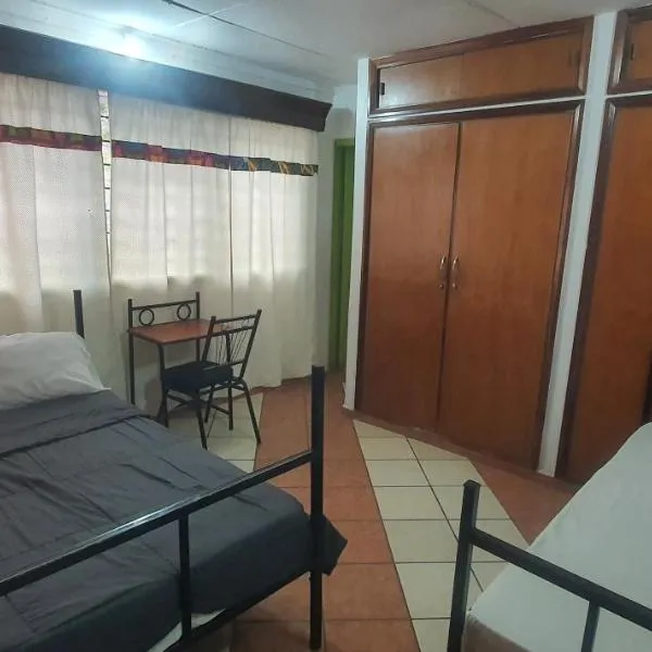Uhuru Peak Hostel, Hotel in Moshi