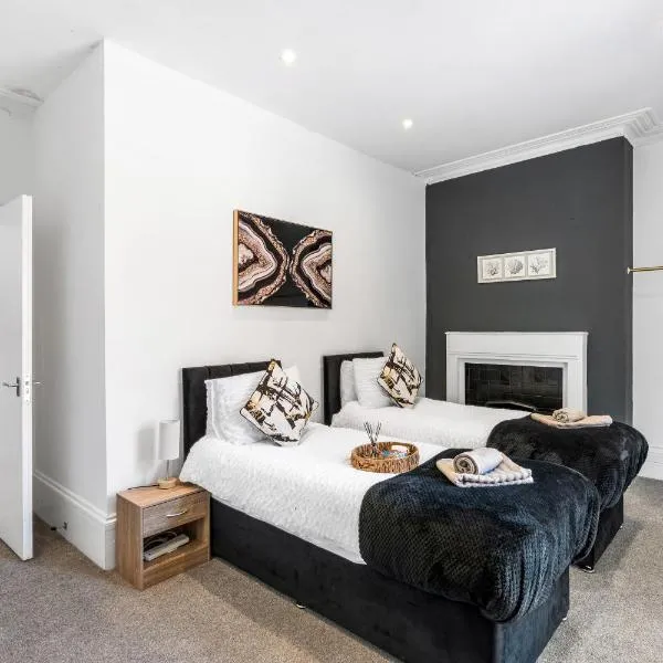 Modern and spacious maisonette, hotel v mestu Brighton & Hove
