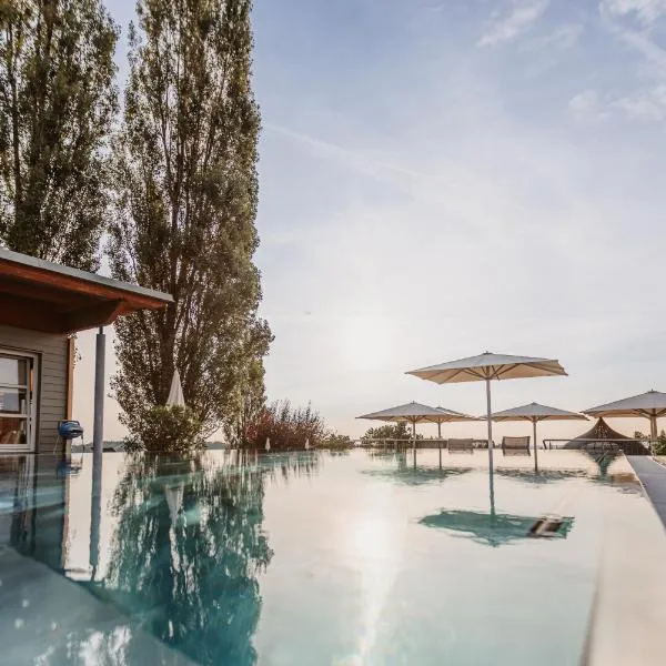 Tschermonegg "Wohnen beim Wein", hotel en Sulz