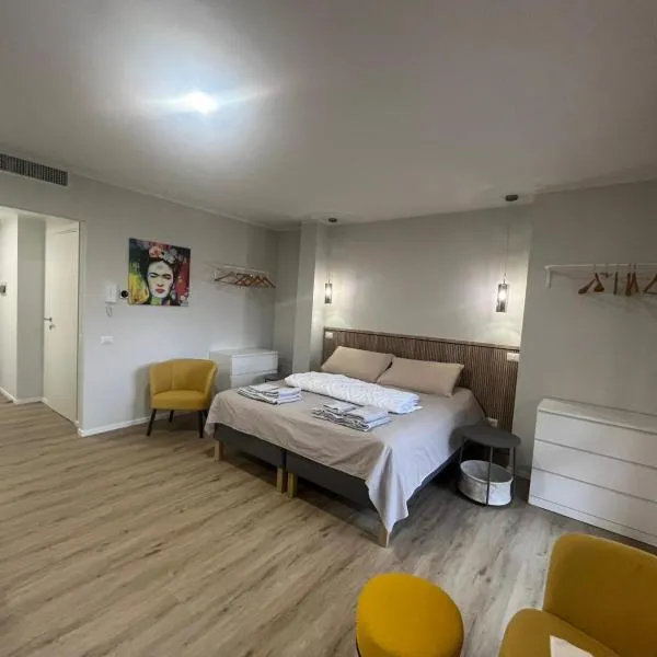 Acquaviva's Home, готель у місті Перо