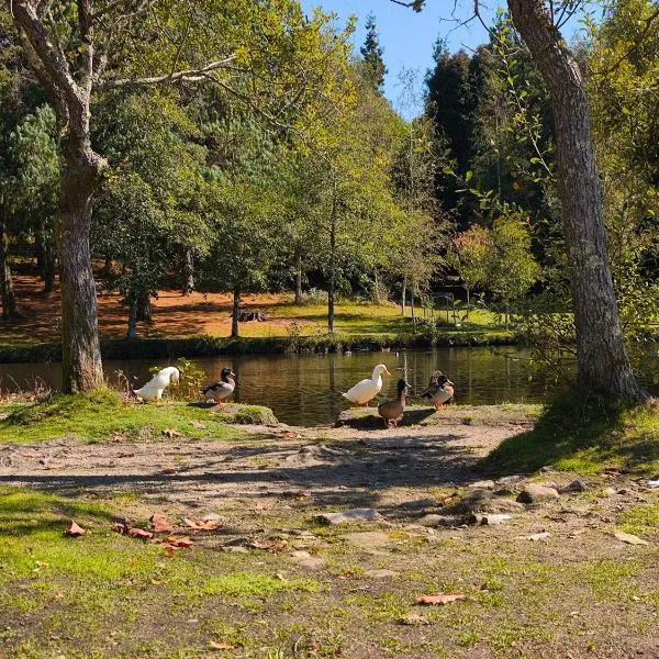La Casa del Lago Castiñeiras refugio para familias y amigos, hotel en Vilaboa