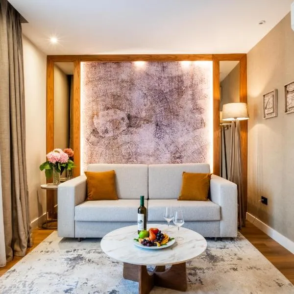 Boutique Hotel Villa Royal, khách sạn ở Tivat