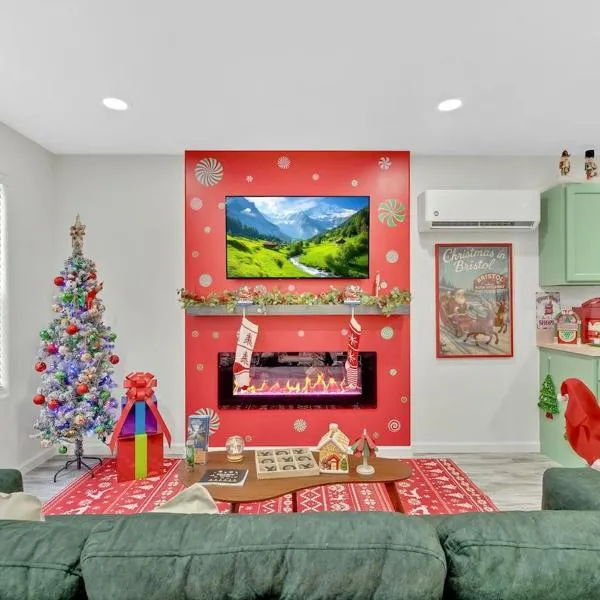 Christmas Themed Getaway in Bristol HOT TUB, Hotel in Bristol