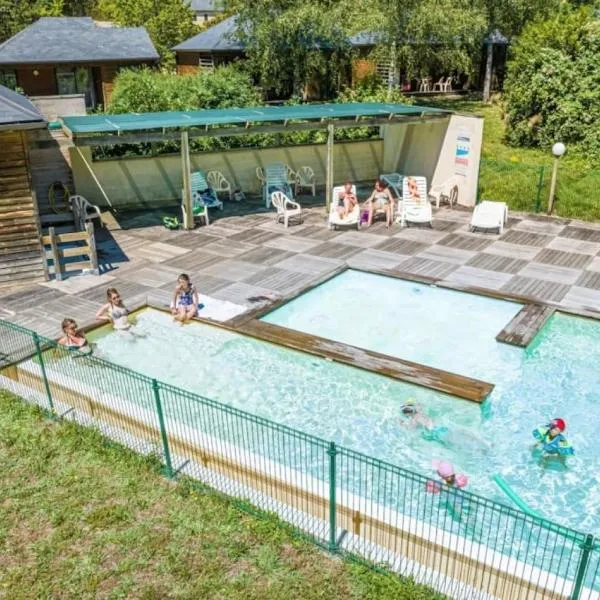ZEcamping dog friendly piscine chauffée et restaurant bord de rivière, ξενοδοχείο σε Banassac