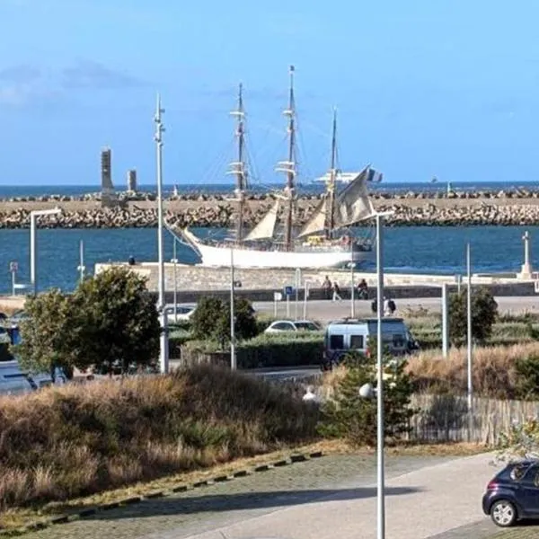 Studio plage, vue mer et dragon, garage pour moto, hotell i Calais