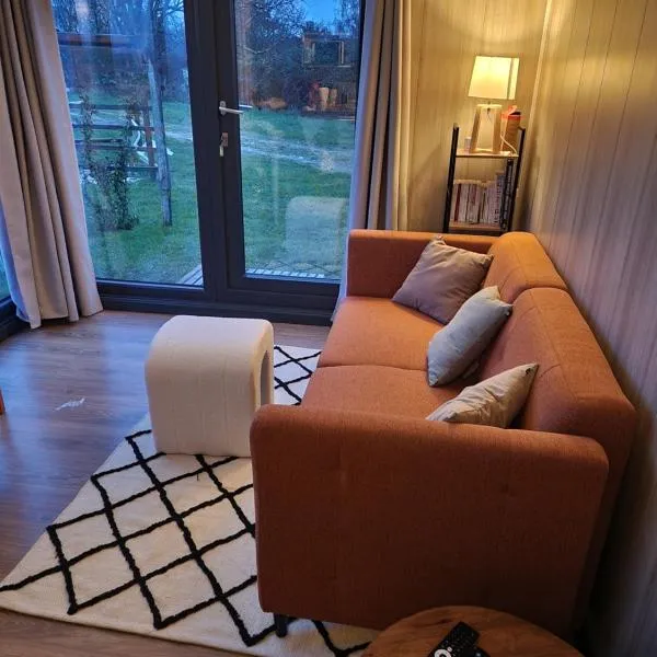 Chalet moderne avec grandes baies vitrées et espace plancha, хотел в Bussy-le Repos