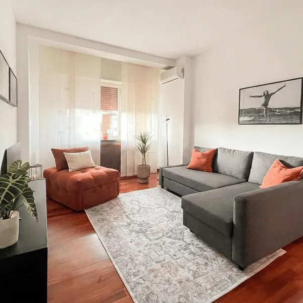 Spacious & Bright Flat near Bocconi & Navigli, Hotel in Mailand