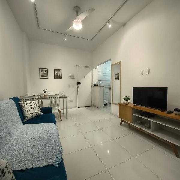 Copacabana: Apartamento equipado na quadra da praia