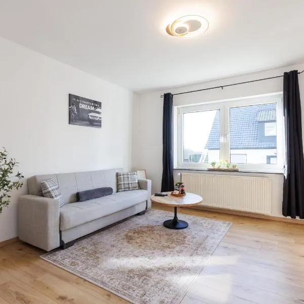 Modernes Apartment mit Balkon & Parkplatz - AMA Home AMALI, hotel a Hiddenhausen