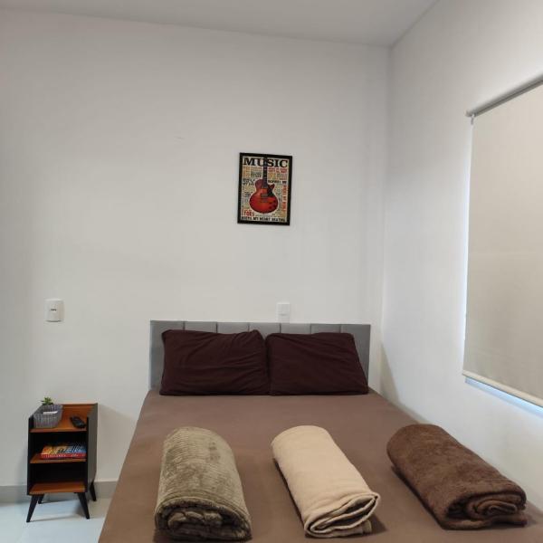 Studio com Ar condicionado, Boa Localização, Internet Rápida 2 - Foto 2
